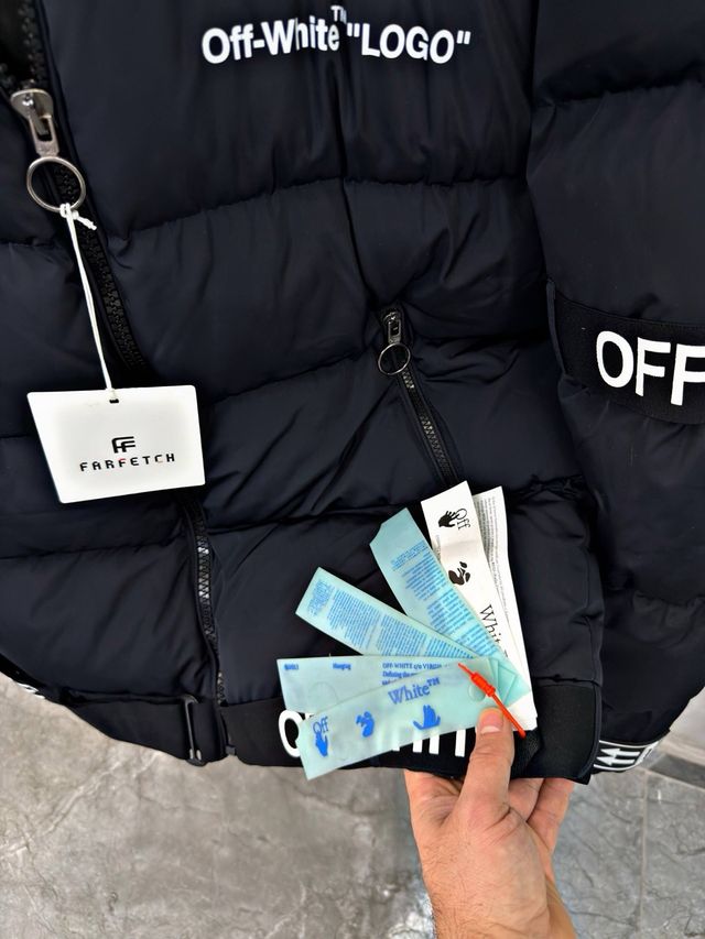 Abrigo Off-White Edición Limitada Negro