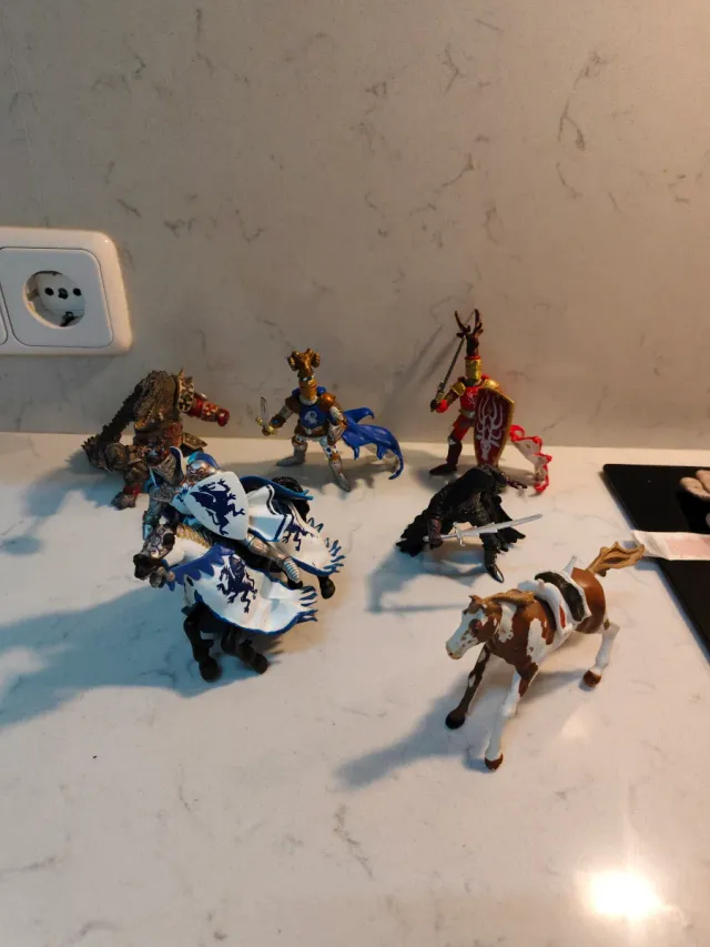 Figure Papo Cavalieri e Creature