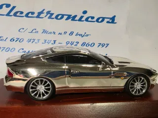 Aston Martin V12 Vanquish 1/43