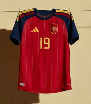 Camiseta España Adidas Talla M de hacoo