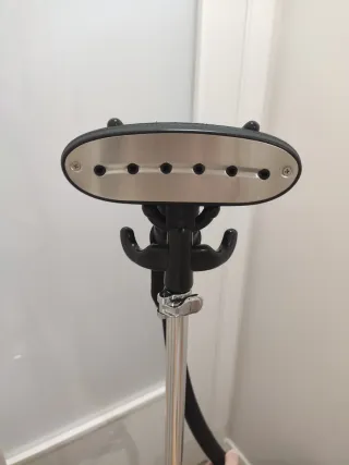 Plancha de vapor vertical SteamOne