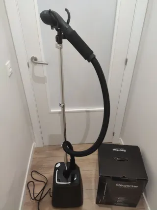 Plancha de vapor vertical SteamOne