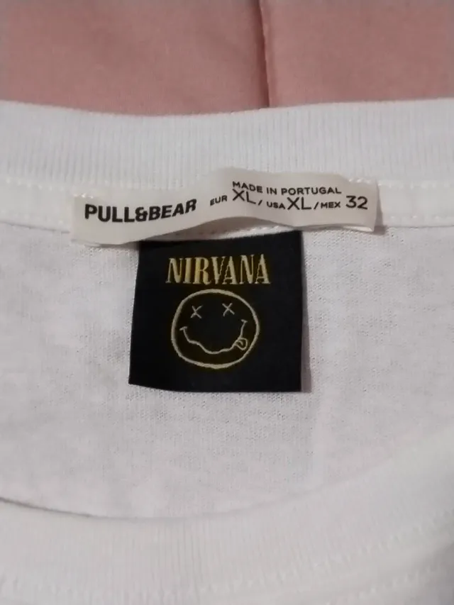 Camiseta Nirvana Corazón Amapolas Pull&Bear XL