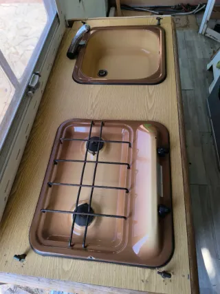 Cocina autocaravana: Fogones y fregadero