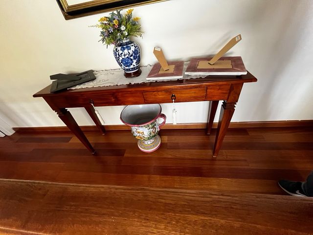 Consola madera maciza clásica