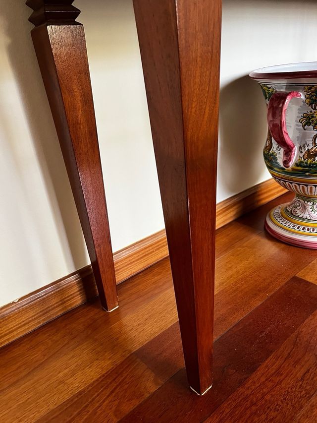 Consola madera maciza clásica
