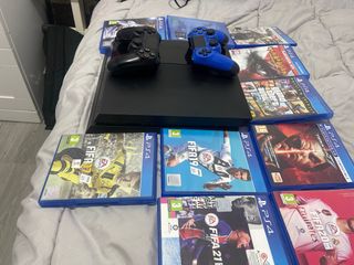 Consola PlayStation 4 Negra + 10 Juegos