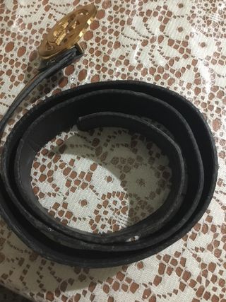 Cintura Gucci con logo GG dorata