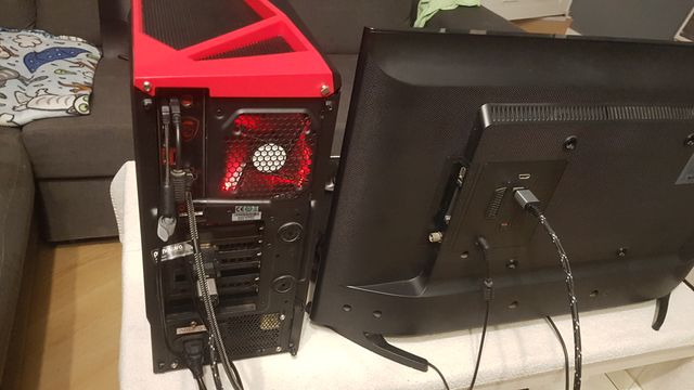 PC Gaming Corsair Spec-Alpha con TV y perifericos