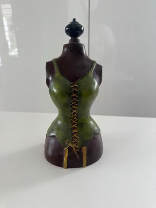 Figura mujer corset