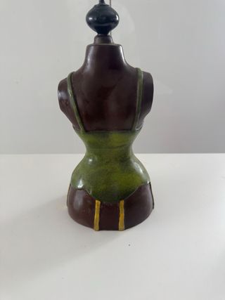 Figura mujer corset