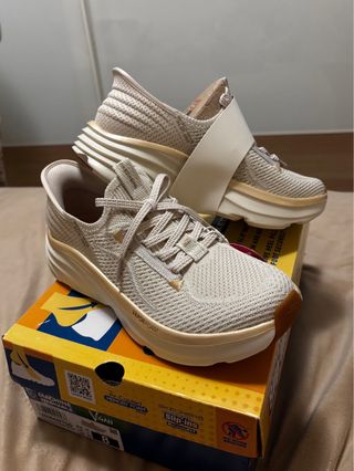 Skechers Bambas Beige/Oro Talla 38