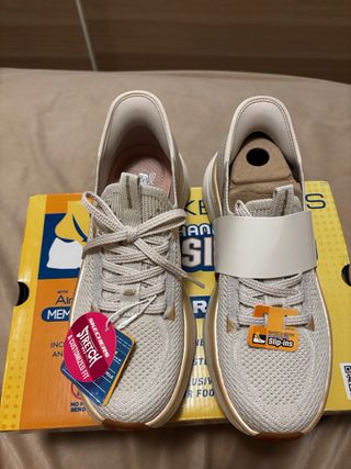 Skechers Bambas Beige/Oro Talla 38