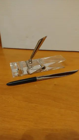 Pinza metacrilato vintage bolígrafo y abrecartas
