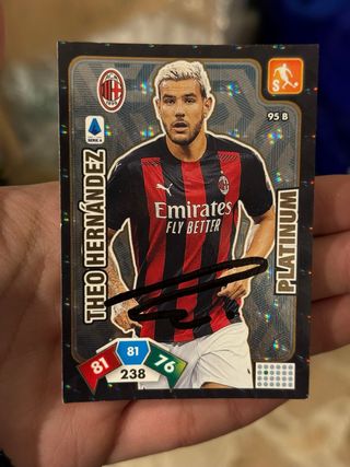 Card Autografata Theo Hernandez Platinum