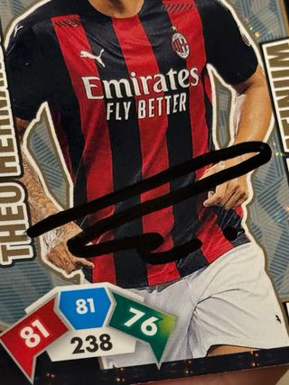 Card Autografata Theo Hernandez Platinum