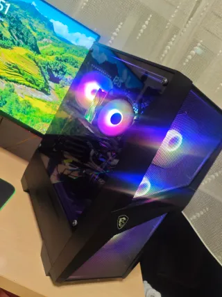 PC Gaming MSI con RGB
