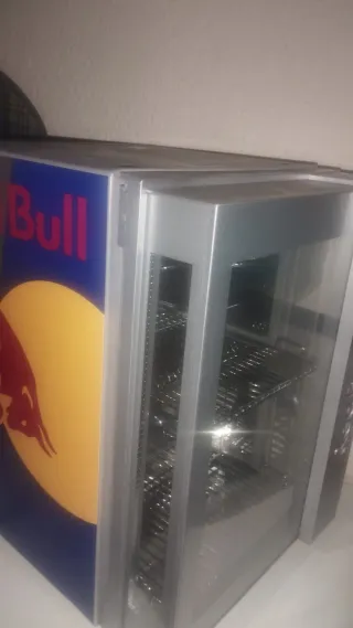 Nevera Red Bull pequeña edición limitada