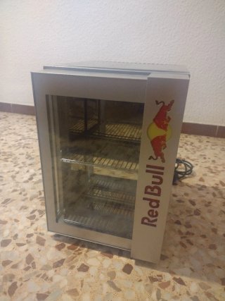 Nevera Red Bull pequeña edición limitada