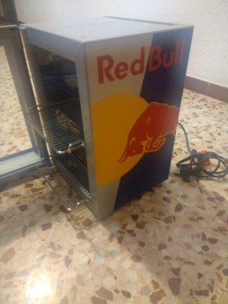 Nevera Red Bull pequeña edición limitada