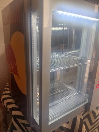 Nevera Red Bull pequeña edición limitada
