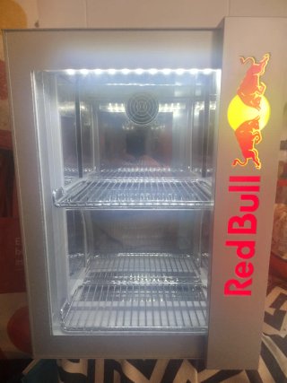 Nevera Red Bull pequeña edición limitada
