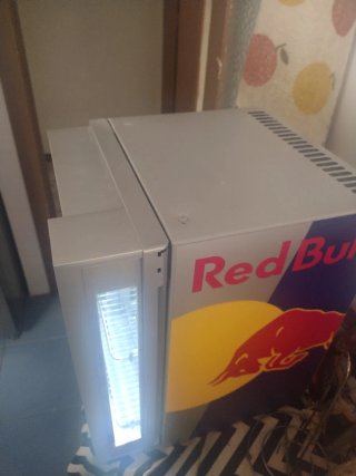 Nevera Red Bull pequeña edición limitada