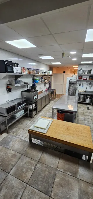 Traspaso casa de comidas en pleno funcionamiento