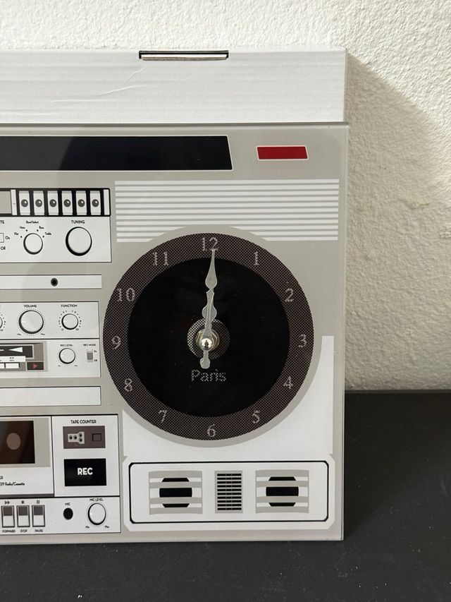 Orologio stile stereo in vetro