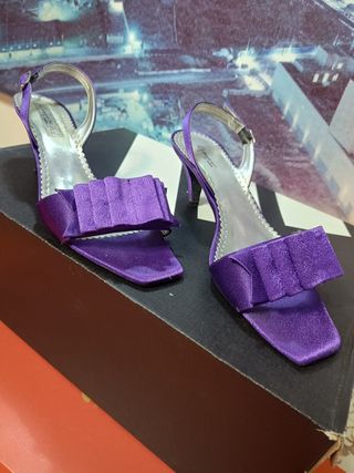 Sandalias moradas vestir tacón talla 38