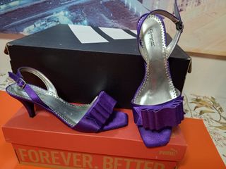 Sandalias moradas vestir tacón talla 38