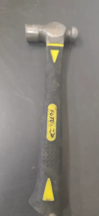 Martillo de bola con mango de goma