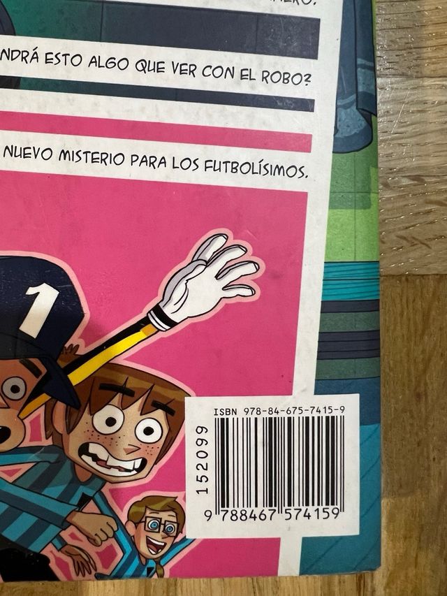 Los Futbolísimos 5: El misterio del robo imposi...