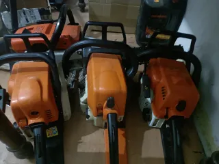 Se reparan maquinas de jardinería