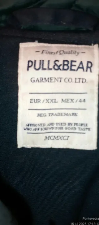 Cazadora de montaña con capucha