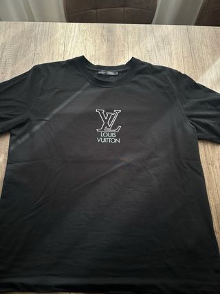 Camiseta Louis Vuitton con Logo de Pedrería