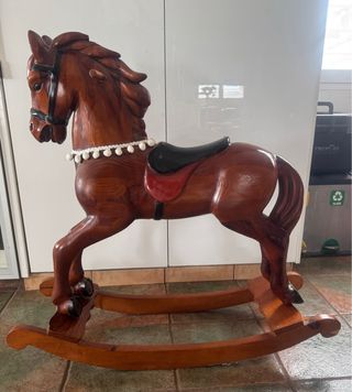 Caballito balancín madera artesanal