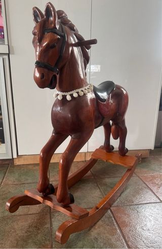 Caballito balancín madera artesanal