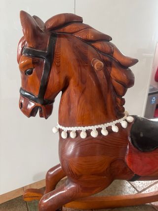 Caballito balancín madera artesanal