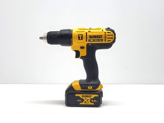 taladro a bateria dewalt dcd776