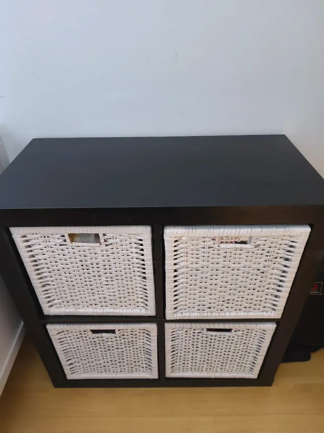 Mueble de comedor con 4 cestas