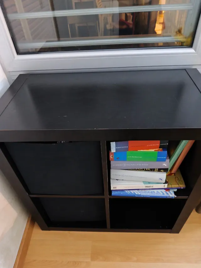 Mueble de comedor con 4 cestas