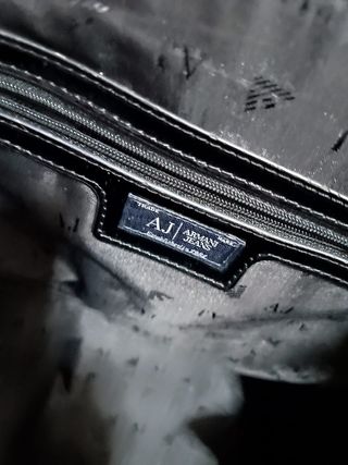 Bolso Armani Jeans charol negro