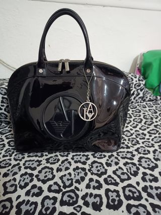 Bolso Armani Jeans charol negro
