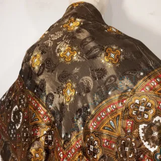 PAÑUELO SIMIL SEDA  ESTAMPADO INDUMENTARIA