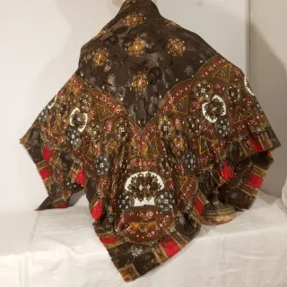 PAÑUELO SIMIL SEDA  ESTAMPADO INDUMENTARIA