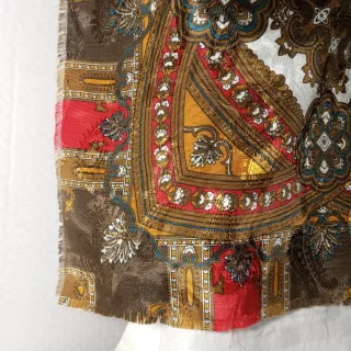 PAÑUELO SIMIL SEDA  ESTAMPADO INDUMENTARIA