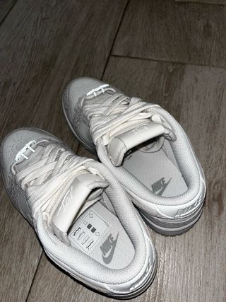 Nike Dunk Gris y Blanco