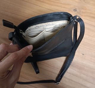 Bolso vintage negro con apliques