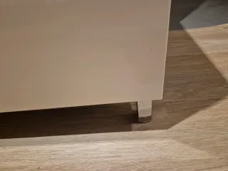 Aparador IKEA BESTÅ beige y Marrón